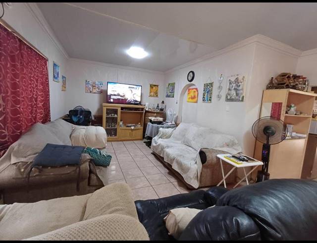 5 BEDROOM HOUSE FOR SALE IN CLAREMONT